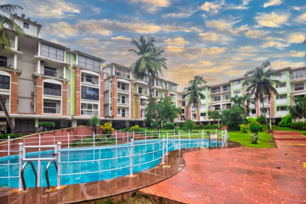 Amazing Pool View Candolim Goa 2Bhk Apartment Luaran gambar