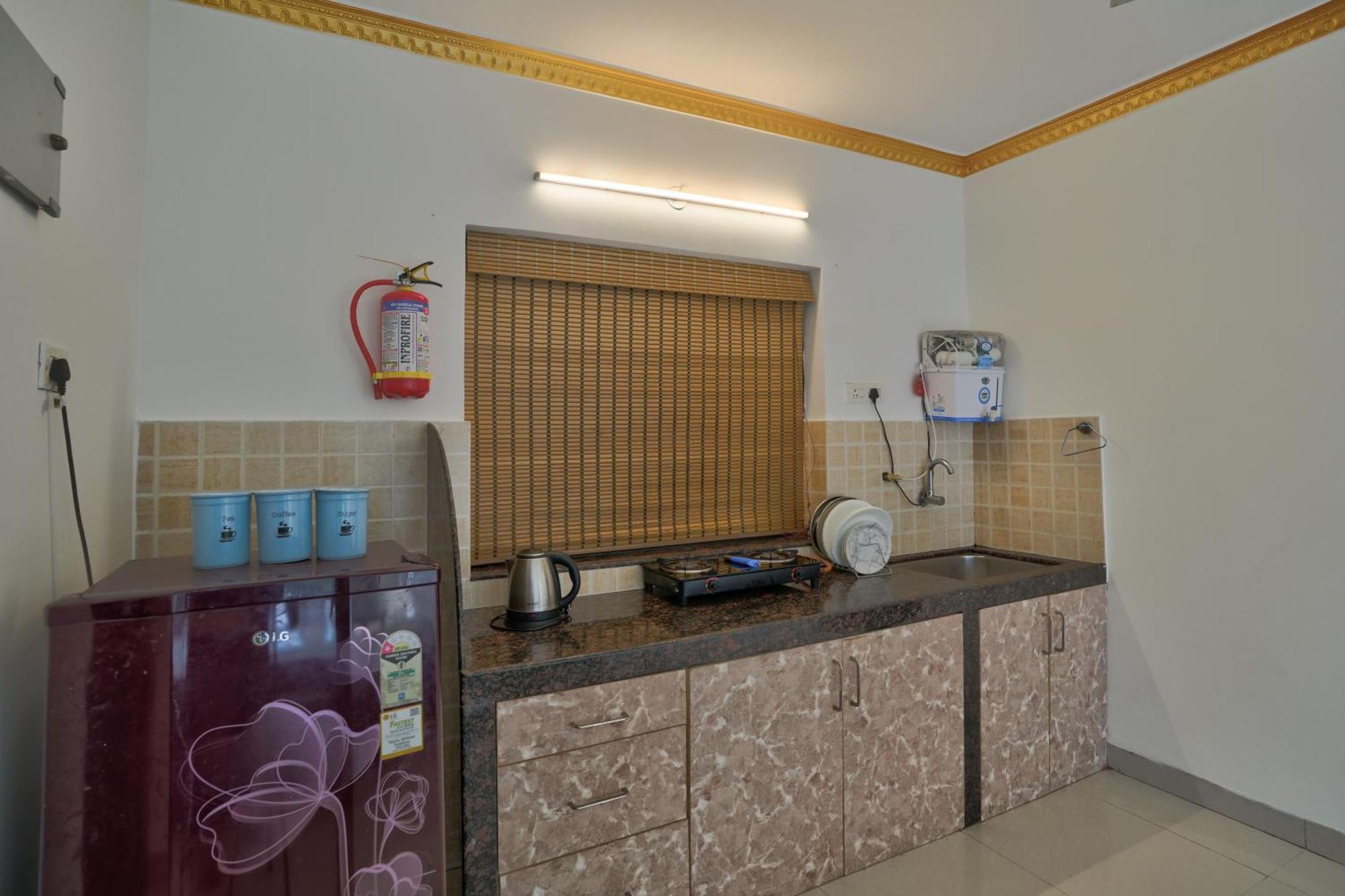 Amazing Pool View Candolim Goa 2Bhk Apartment Luaran gambar